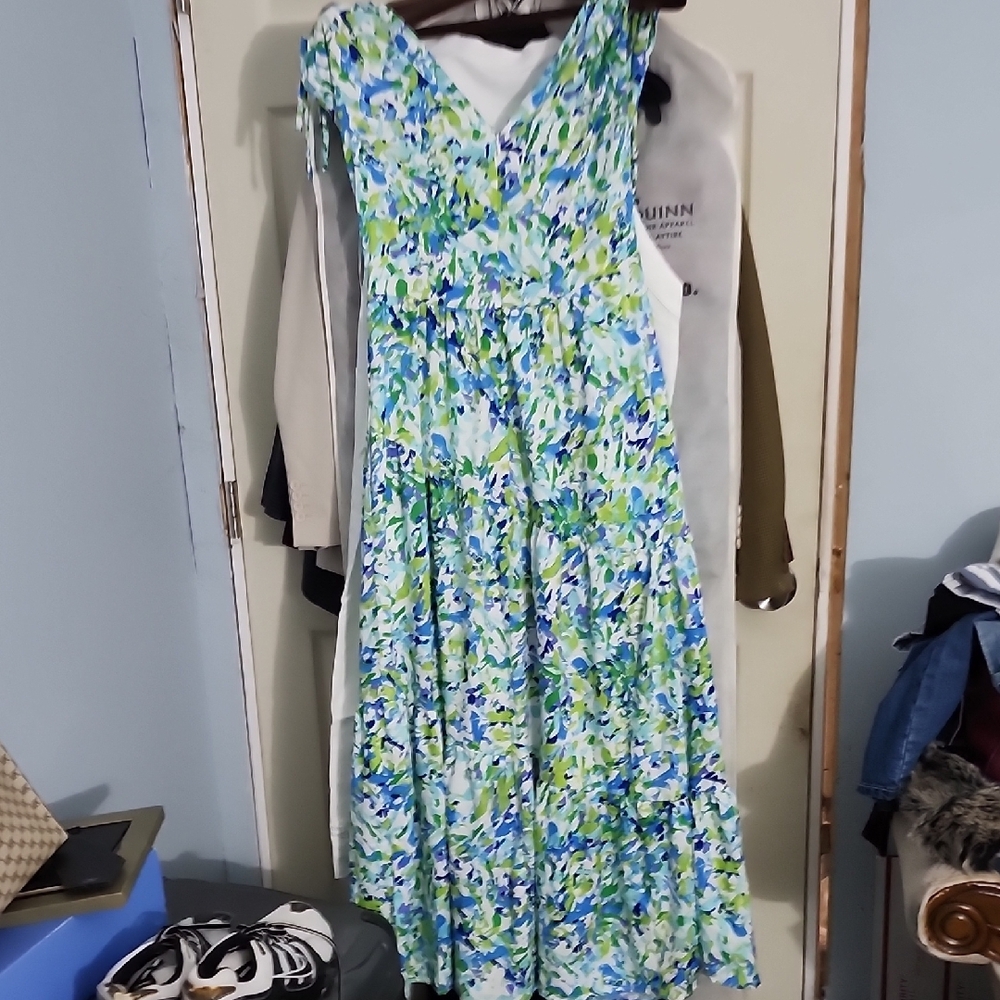 Floral V-Neck Maxi Dress